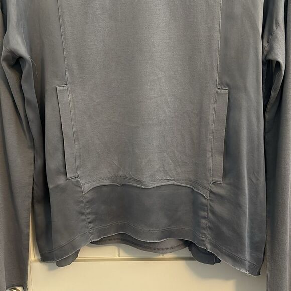 Go Silk Gray Boxy Oversized Long Sleeve Woven Silk and Knit Gray Top, Size XS - Picture 2 of 8